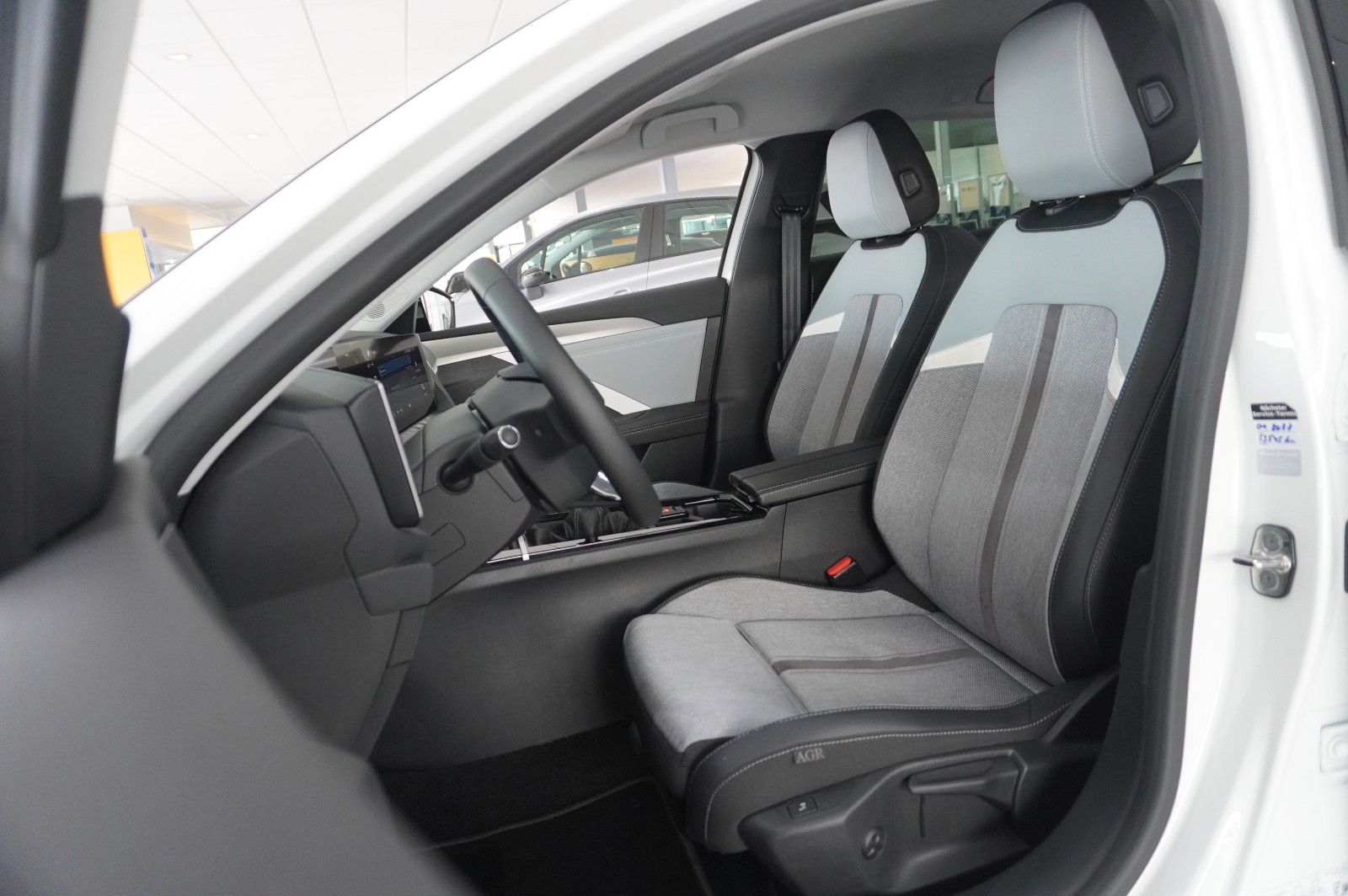 Fahrzeugabbildung Opel Astra L ST 1.5D ELEGANCE NAVI/LED/KAMERA/SH/DAB+