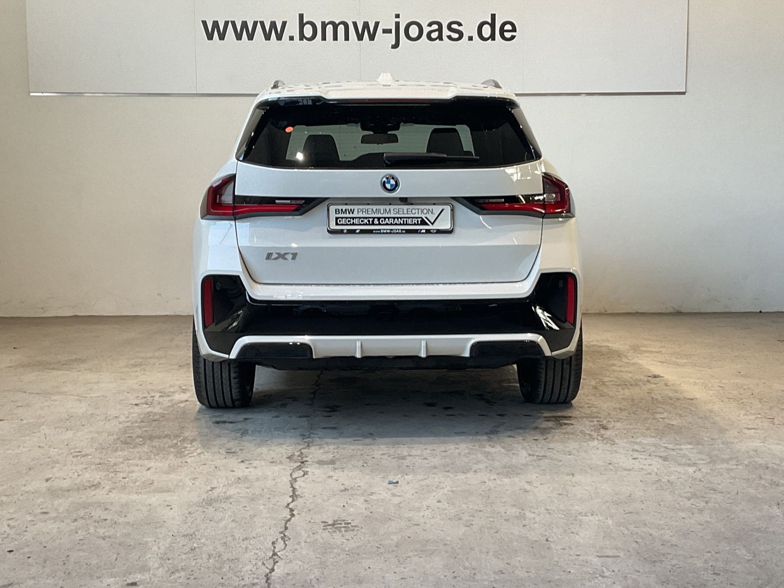 Fahrzeugabbildung BMW iX1 xDrive30 M Sportpaket Head-Up 20" LMR