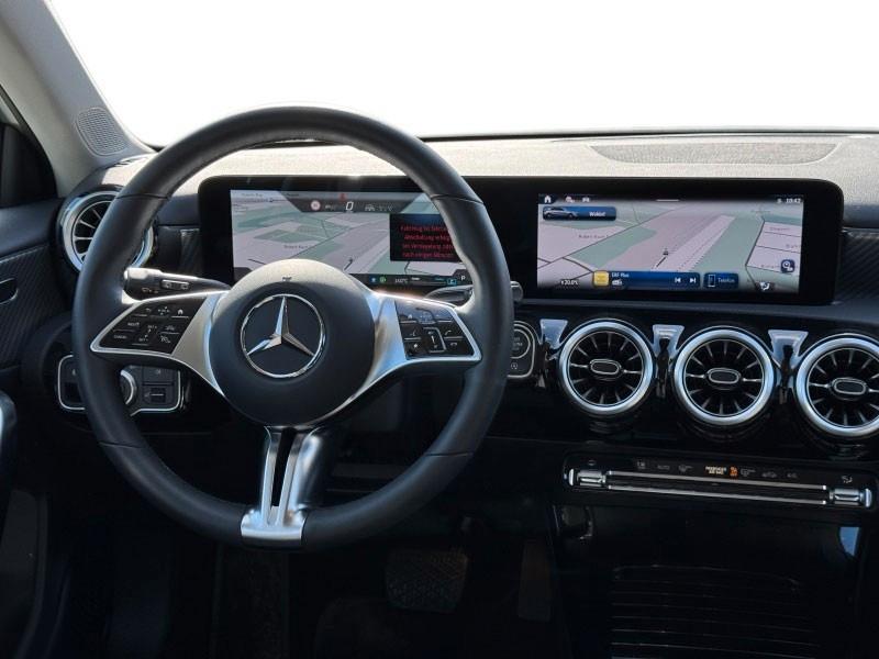 Mercedes-Benz A-Class A 200, миниатюра 10