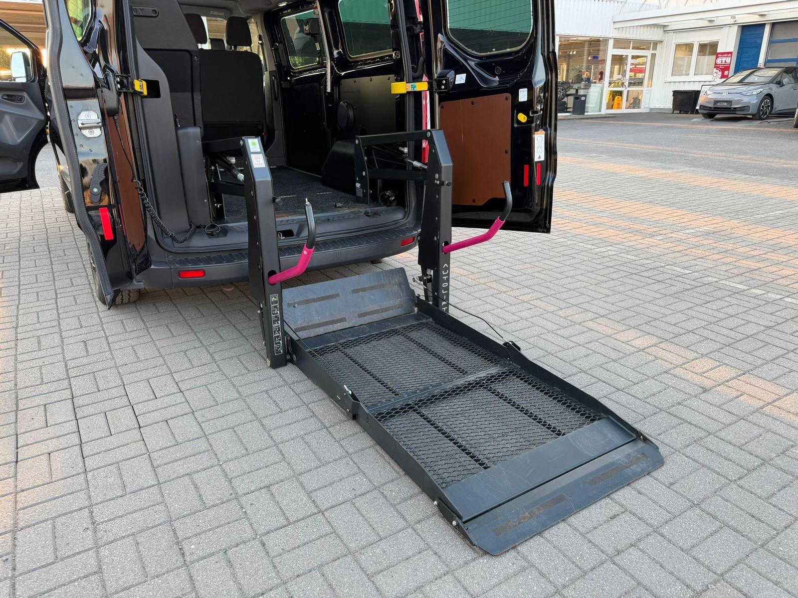 Ford Transit Custom Ambiente Behindertengerecht