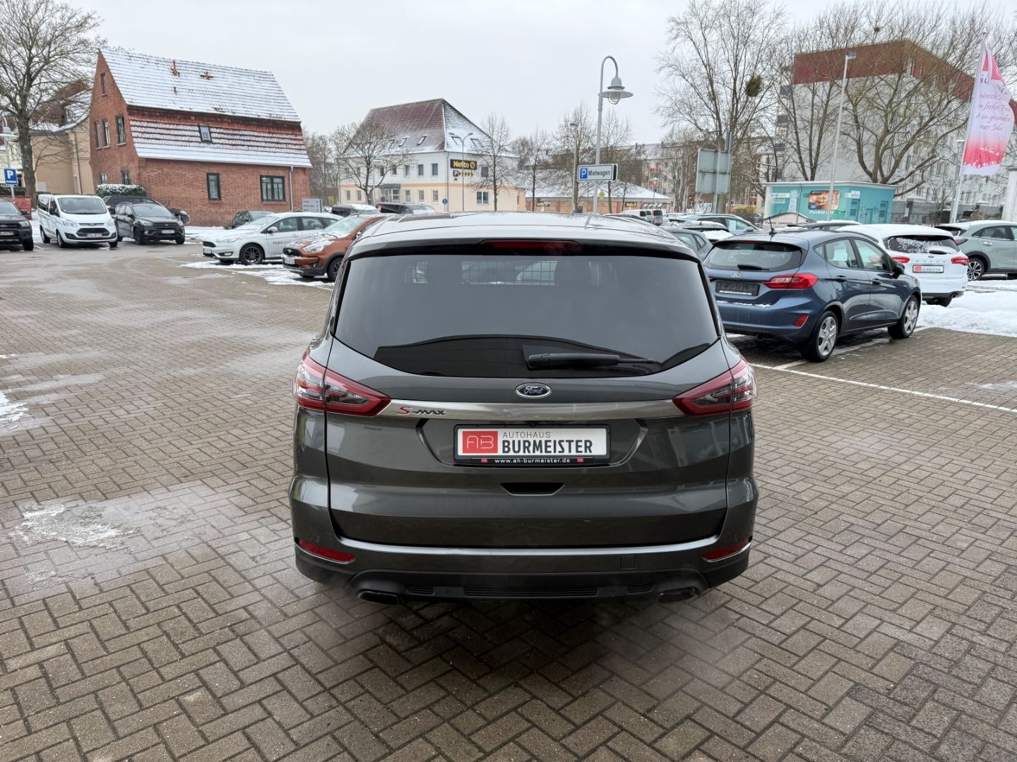 Fahrzeugabbildung Ford S-Max 2.0 EcoBlue Titanium 7-Sitze ACC LED AHK R