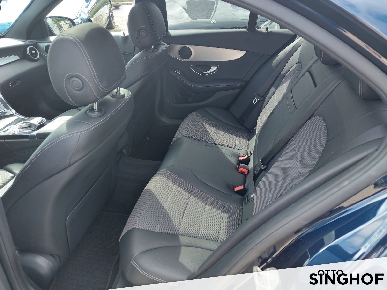 Fahrzeugabbildung Mercedes-Benz C 200 Avantgarde +4matic+LED+Night+R-Kamera+SHD+