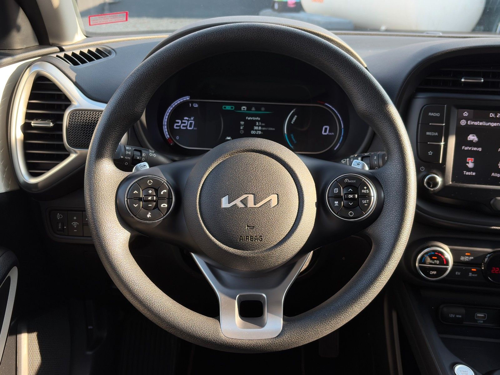 Fahrzeugabbildung Kia e-Soul Edition 39kWh LED ACC PDC CarPlay Kamera