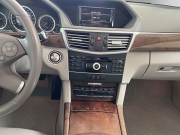 Bild 14 Mercedes-Benz E 350 CGI BlueEfficiency Elegance