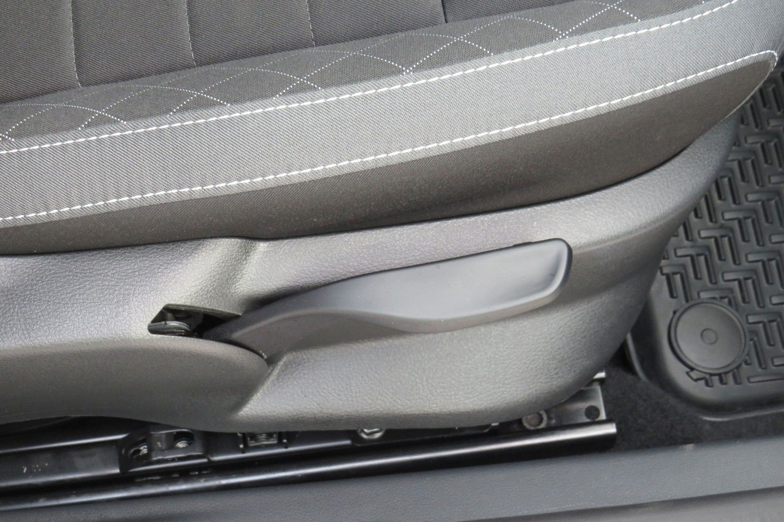 Fahrzeugabbildung SKODA Fabia Combi Ambition SITZH. KLIMA GRA GJ APP 1.H