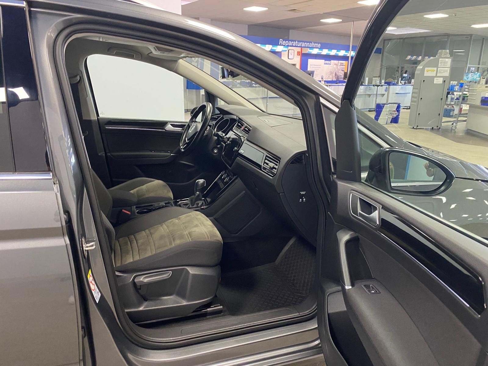 Fahrzeugabbildung Volkswagen Touran 1.4 16V TSI Highline BMT+TOTWINKEL+ACC+++