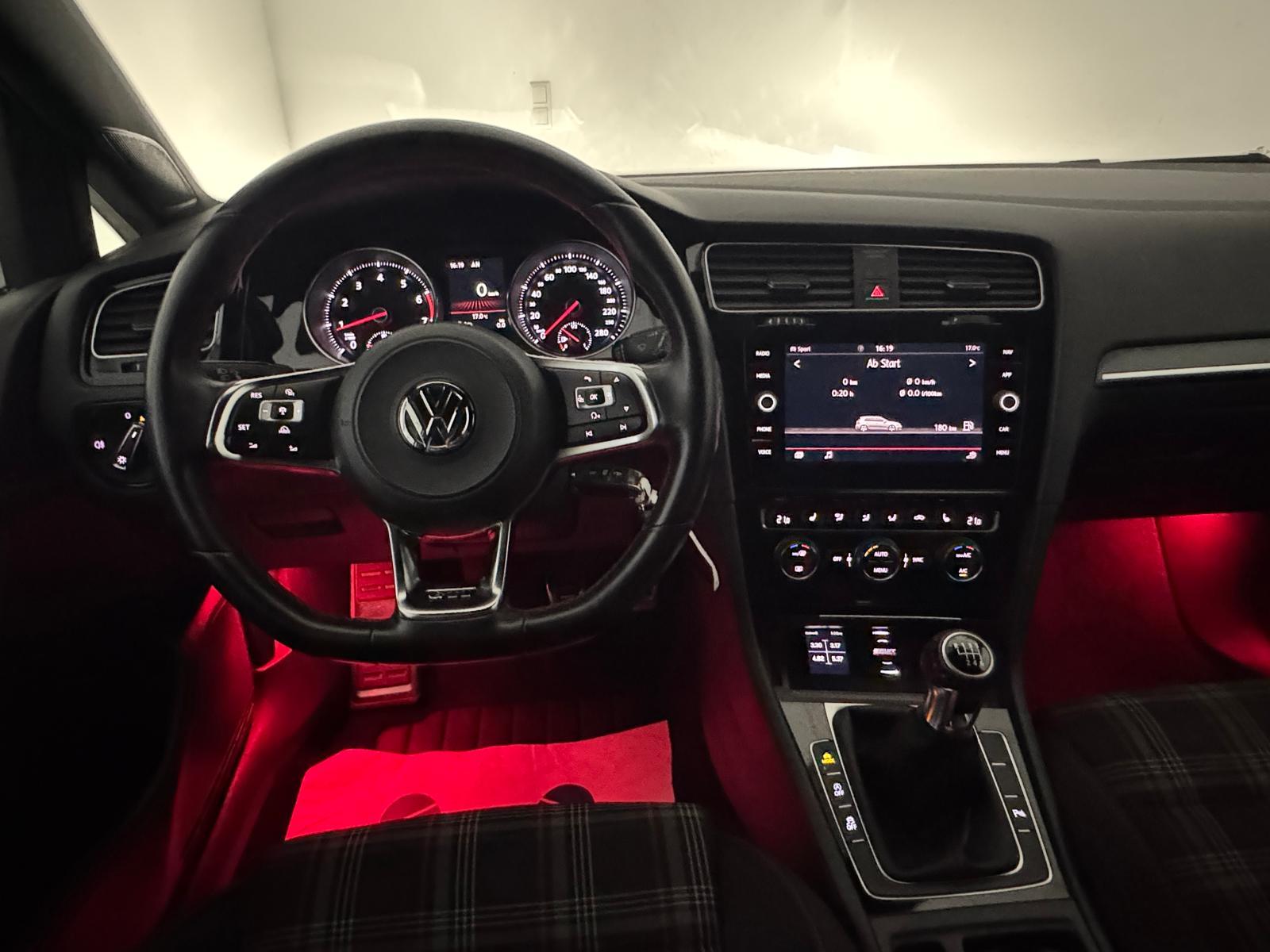 Volkswagen Golf GTI Matrix LED LFW ACC Navi Parkhilfen