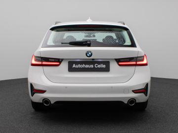 Fahrzeugabbildung BMW 330e xDr Tour Sport Line ACC HUD Pano HiFi Laser