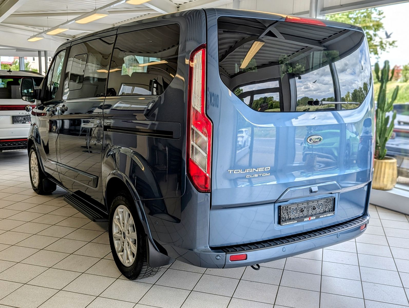 FORD Tourneo Custom 320 L1 Aut. Titanium-X 9-Sitz Xen - Image 5