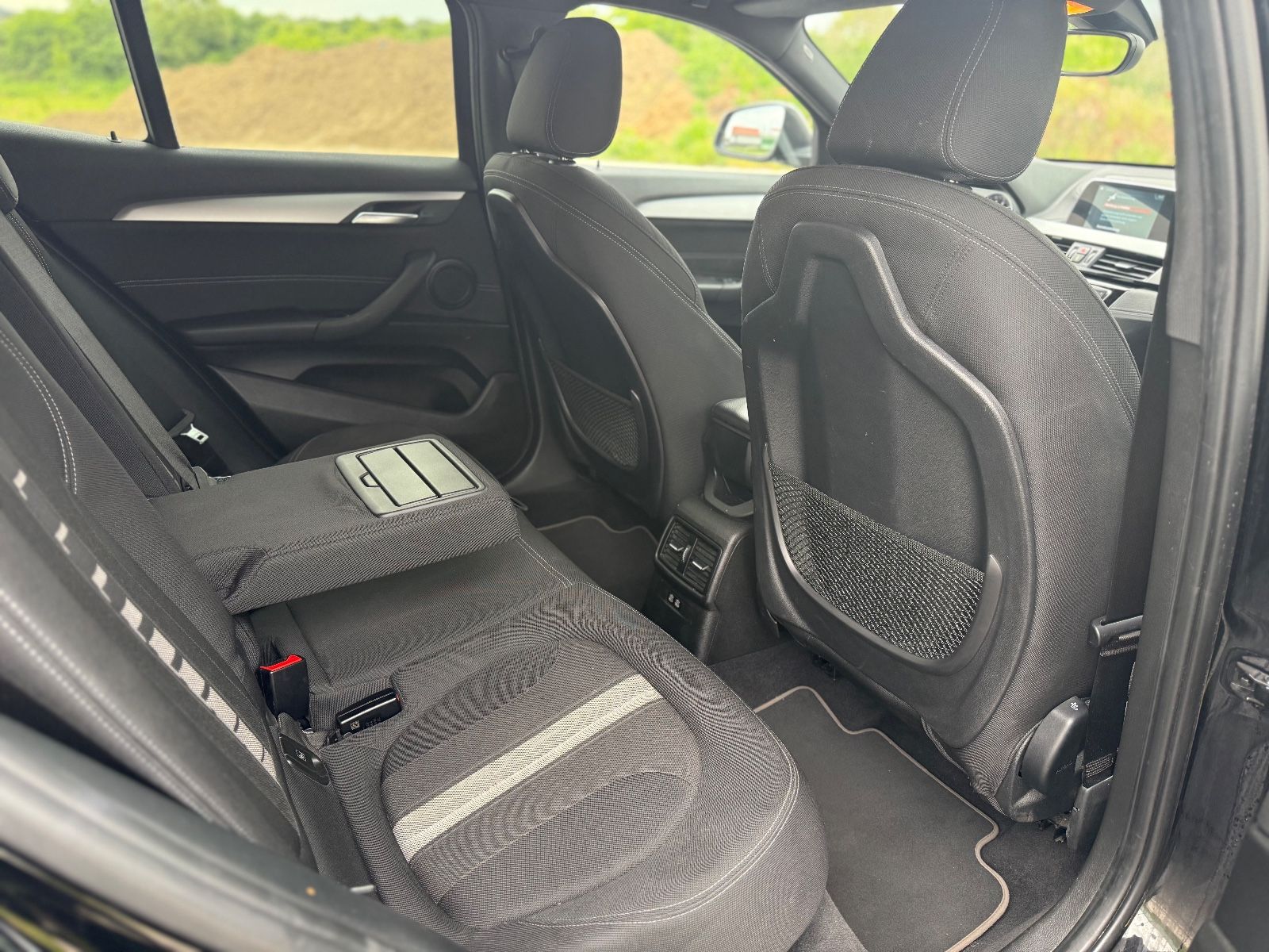 BMW X2 sDrive 18 i *SPORTSITZE+KAMERA+NAVI+18"ZOLL* foto 9