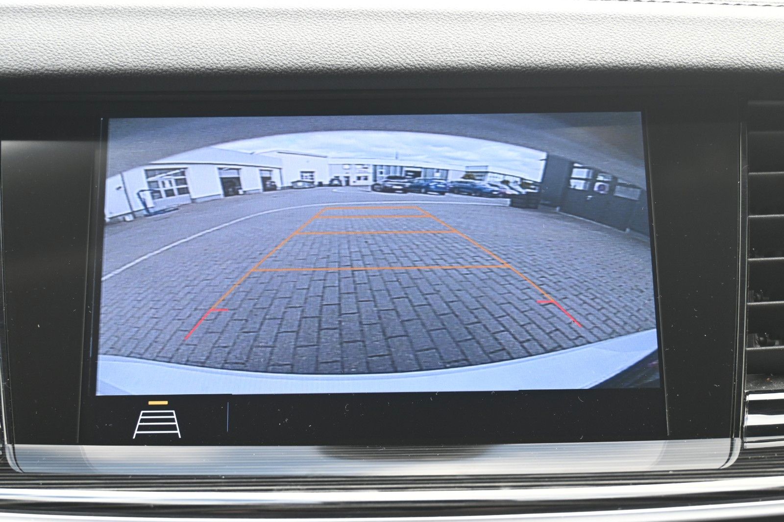 Fahrzeugabbildung Opel Insignia B Sports Tourer Innovation 4x4