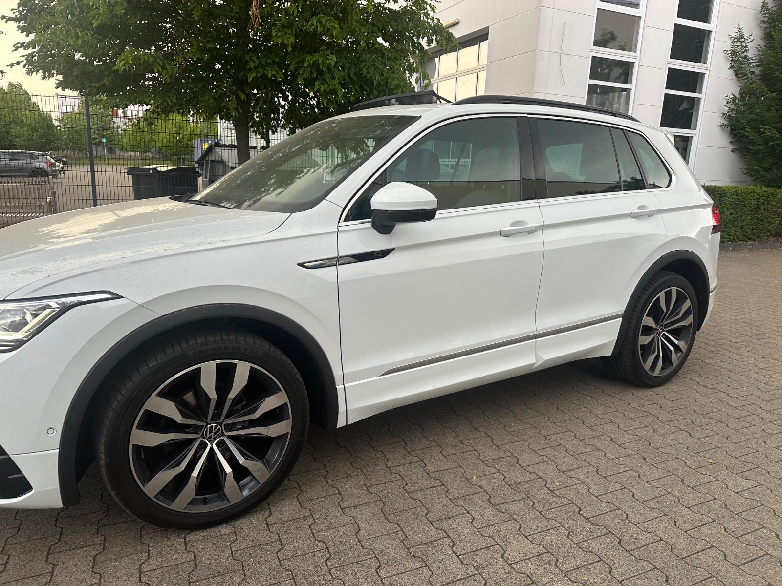 Volkswagen Tiguan R-Line Pano/Key less/Led