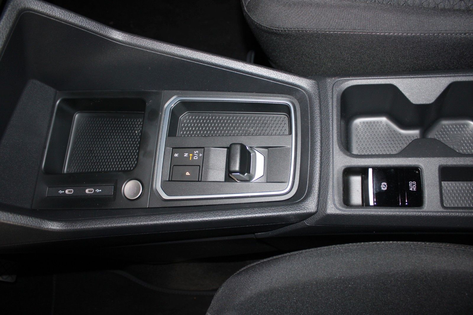 Fahrzeugabbildung Ford Tourneo Connect Titanium 2,0 EcoBlue Automatik