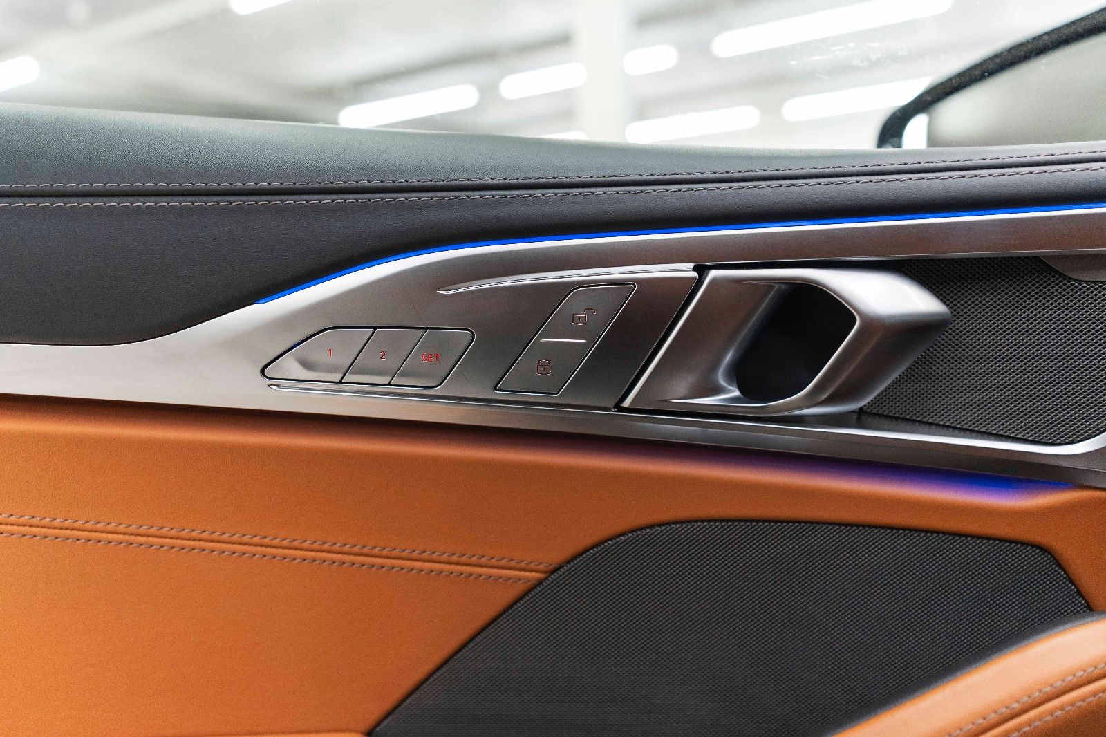 Fahrzeugabbildung BMW M850i xDrive Coupe HUD H&K 360° LASER INDIVIDUAL