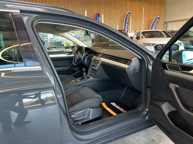 MYAUTOCENTER – Gebraucht- und Jahreswagen mit Werkstattservice in Pfaffenhofen Volkswagen Passat Variant Comfortline *4Motion*Kamera*AHK*
