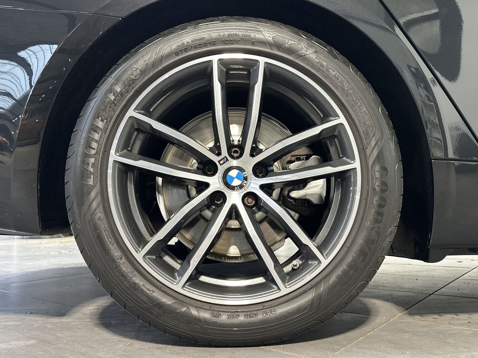 Fahrzeugabbildung BMW 520d Touring xDrive M-Sport NAV+LED+AHK+KAM+ACC