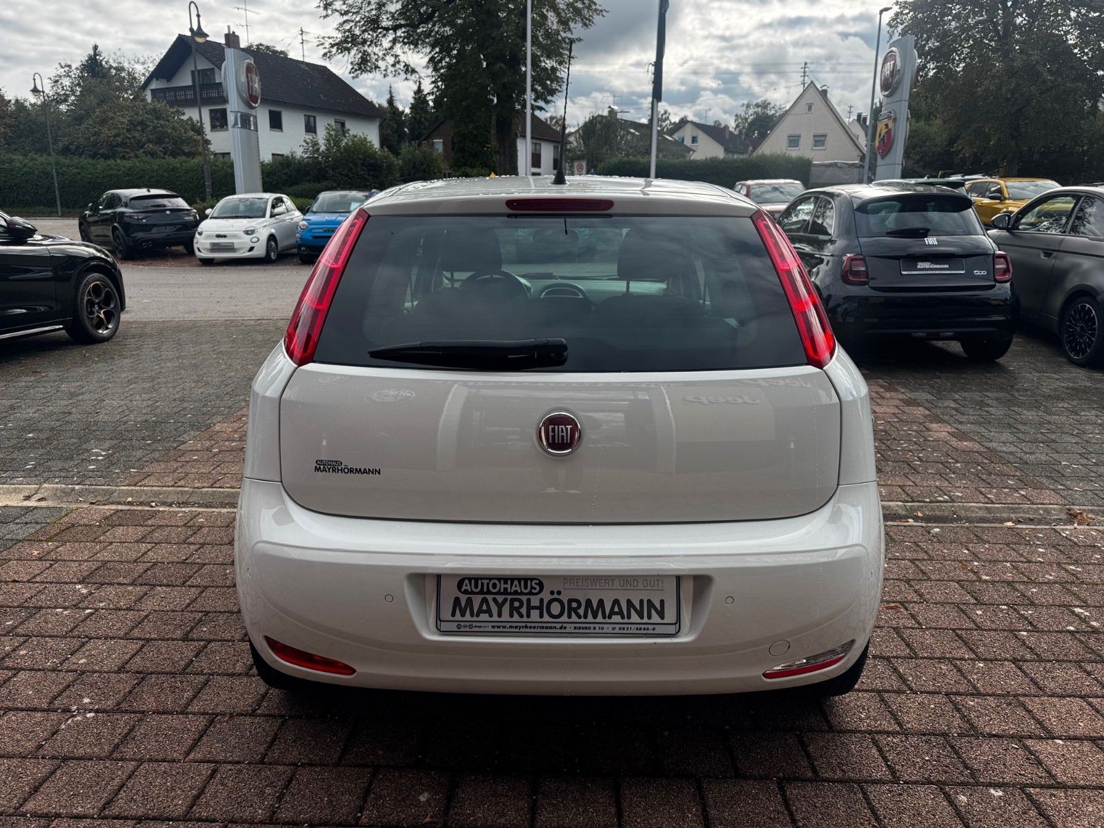 Fahrzeugabbildung Fiat Punto 1,4 8V 77PS More Start+Stopp Klima Radio