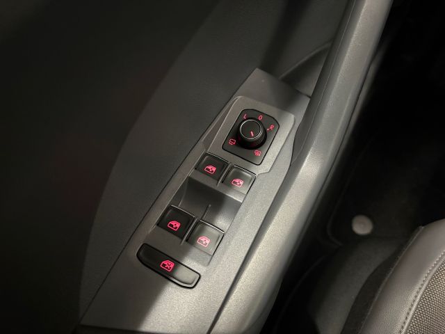 T-Cross Style 1.0 TSI LED RFK NAVI ACC AHZ