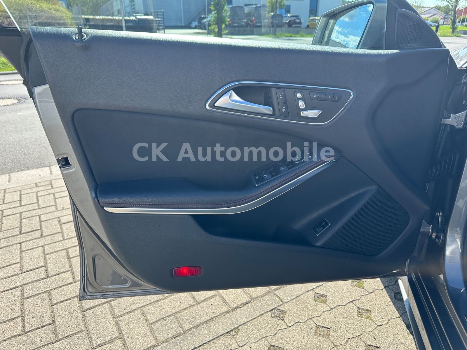 Fahrzeugabbildung Mercedes-Benz CLA 250 Shooting Brake AMG-Line/Navi/LED/ACC/Kam