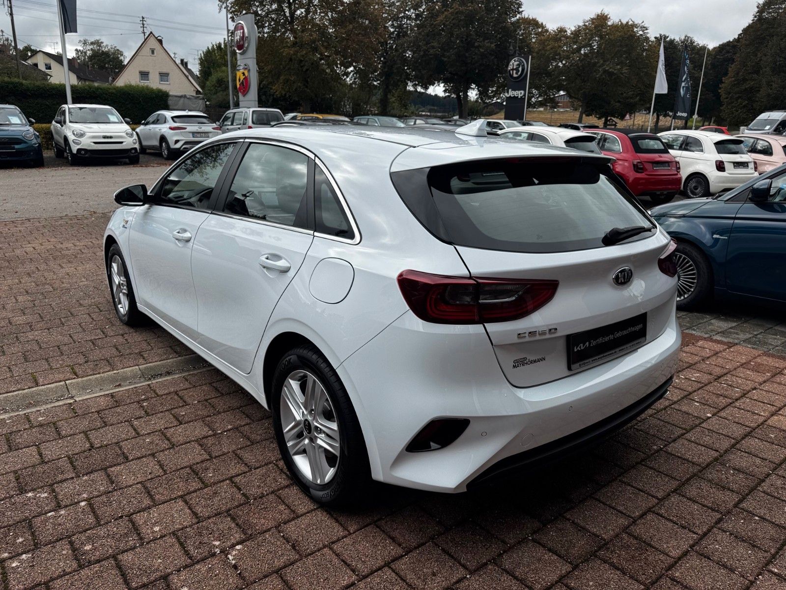 Fahrzeugabbildung Kia CEED 1.5T VIS KOMF NAV KAMERA SITZHEIZUNG 160PS