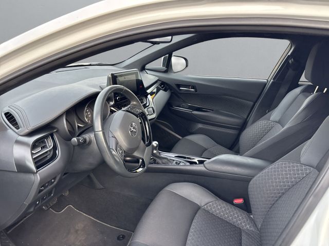 C-HR Hybrid Team D Navi LED Apple CarPlay Androi