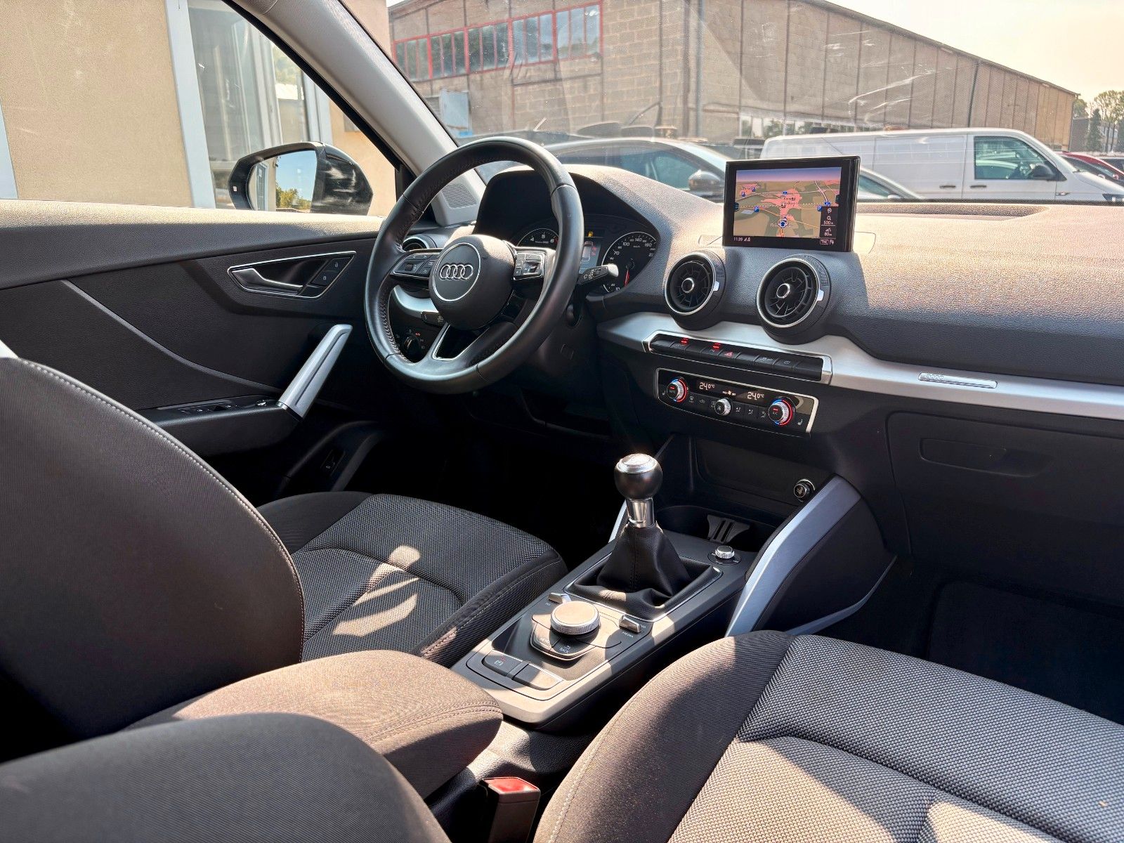 Fahrzeugabbildung Audi Q2 30 TFSI sport Navi LED Klima PDC 2.HAND 17"LM