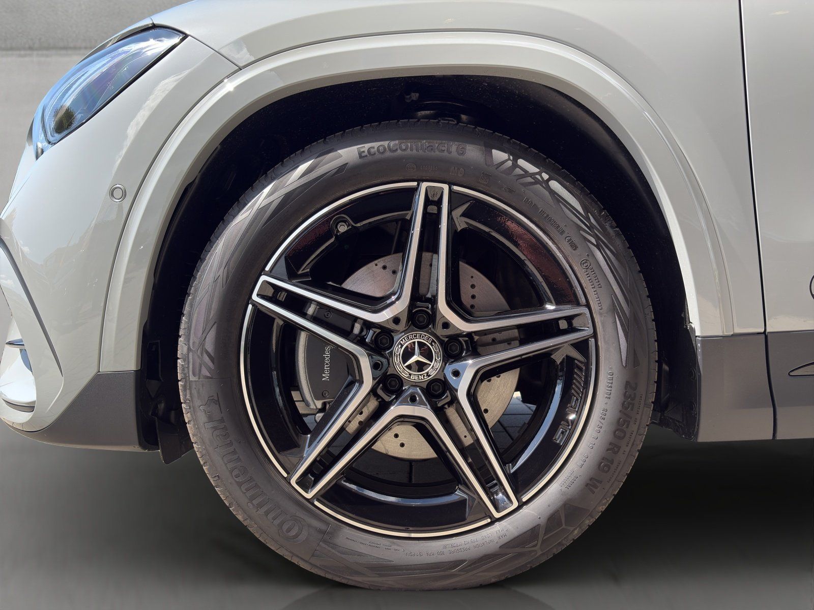 Fahrzeugabbildung Mercedes-Benz GLA 220 4M AMG+ Pano STANDHZG Distro GurtGrau