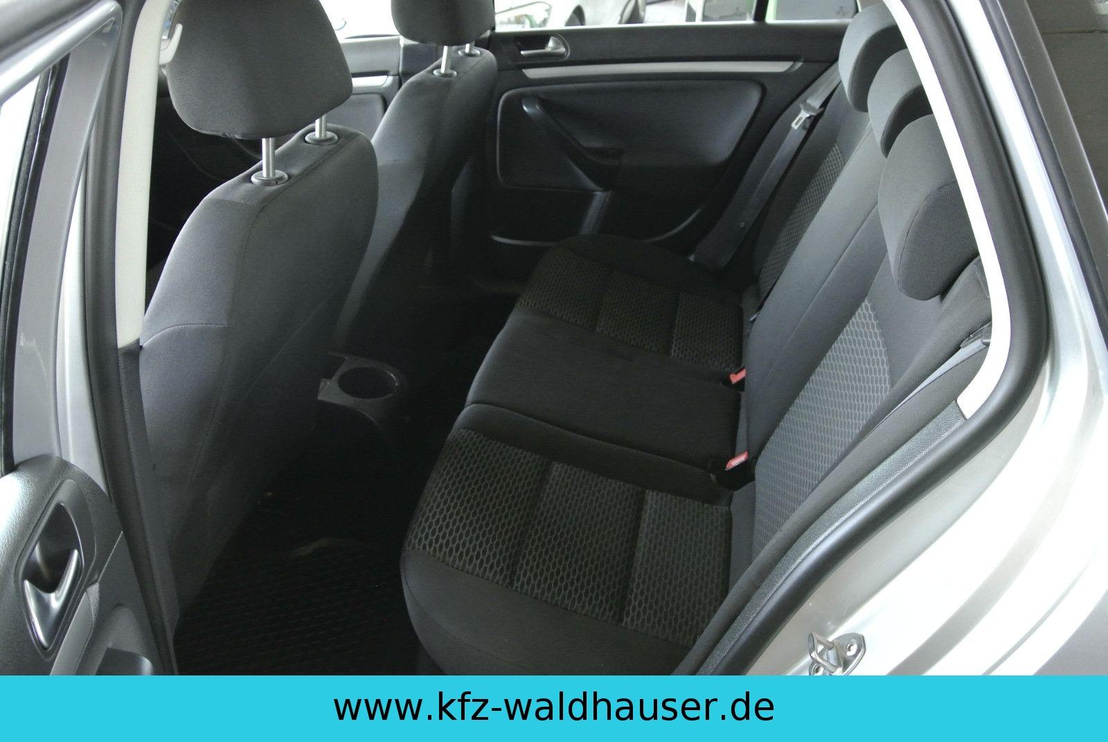 Volkswagen Golf 2011 — photo 29