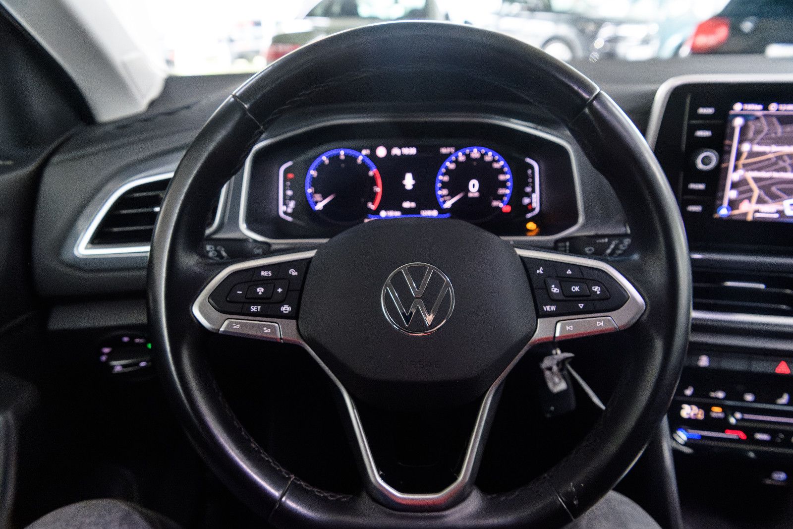 Fahrzeugabbildung Volkswagen T-Roc Style+LED+AHK+ACC+SHZ+GJR+APPCONNECT