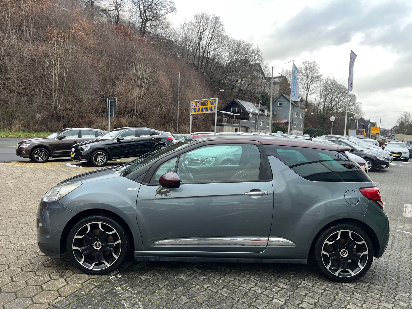Fahrzeugabbildung Citroën DS3 SportChic *BI-COLOUR* Citroen Racing Sport *