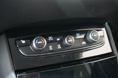 Fahrzeugabbildung Opel Grandland (X) 1.2T NAVI/LED/SHZ/PDC/SPORT/DAB+