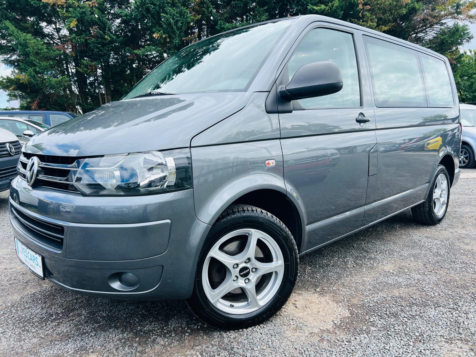 Volkswagen T5 Multivan/1.Hand/7 Sitze/Tisch/Bett/Scheckheft