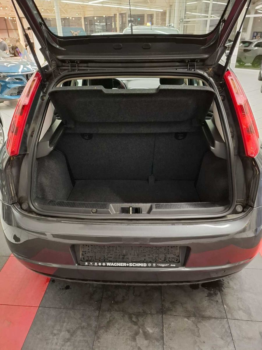 Fahrzeugabbildung Fiat Punto 1.4 8V Dynamic KLIMA