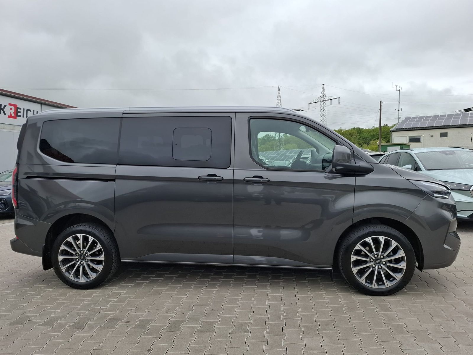 Fahrzeugabbildung Ford Tourneo Custom L1 Titanium X MATRIX*STANDH.*AHK