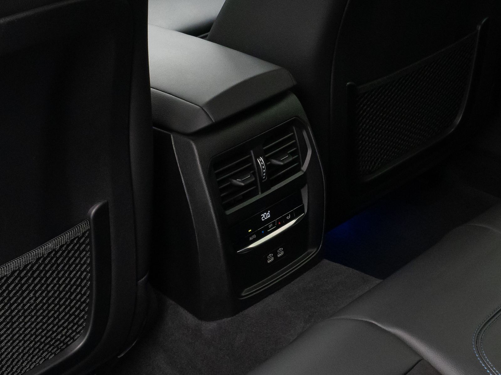 Fahrzeugabbildung BMW 320d M Sport Kamera CockPitPro DAB LED Alarm