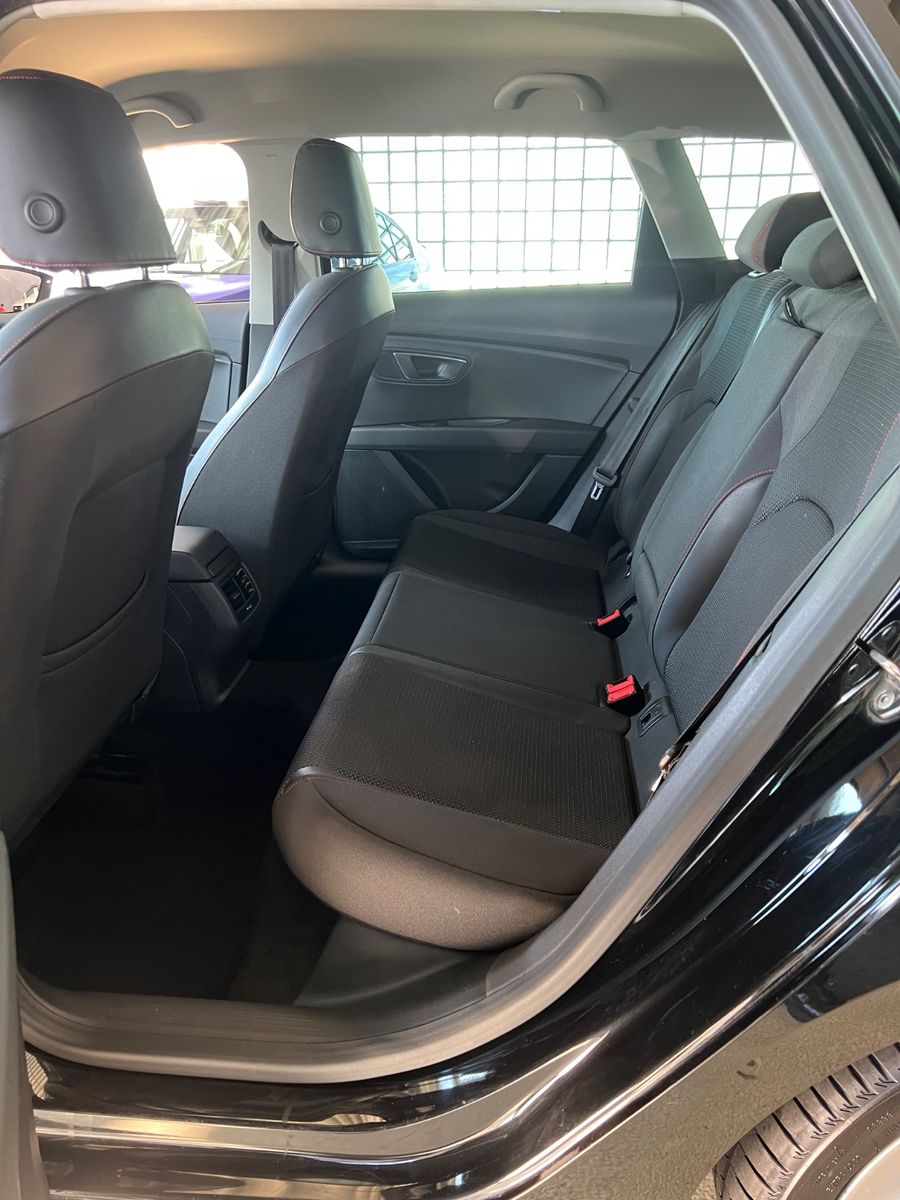 Fahrzeugabbildung SEAT Leon ST FR *LED*NAVI*BLUETOOTH*SITZHEIZUNG*