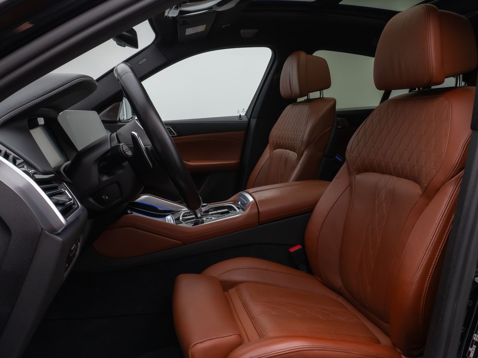 Fahrzeugabbildung BMW X6 M50i Panorama360°Laser Massage HUD B&W 22Zoll