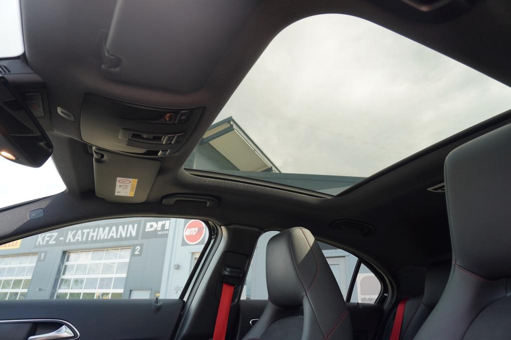 Mercedes-Benz A 45 AMG