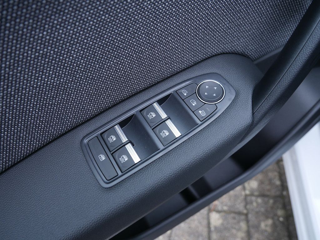 Fahrzeugabbildung Renault Captur Techno TCe 90