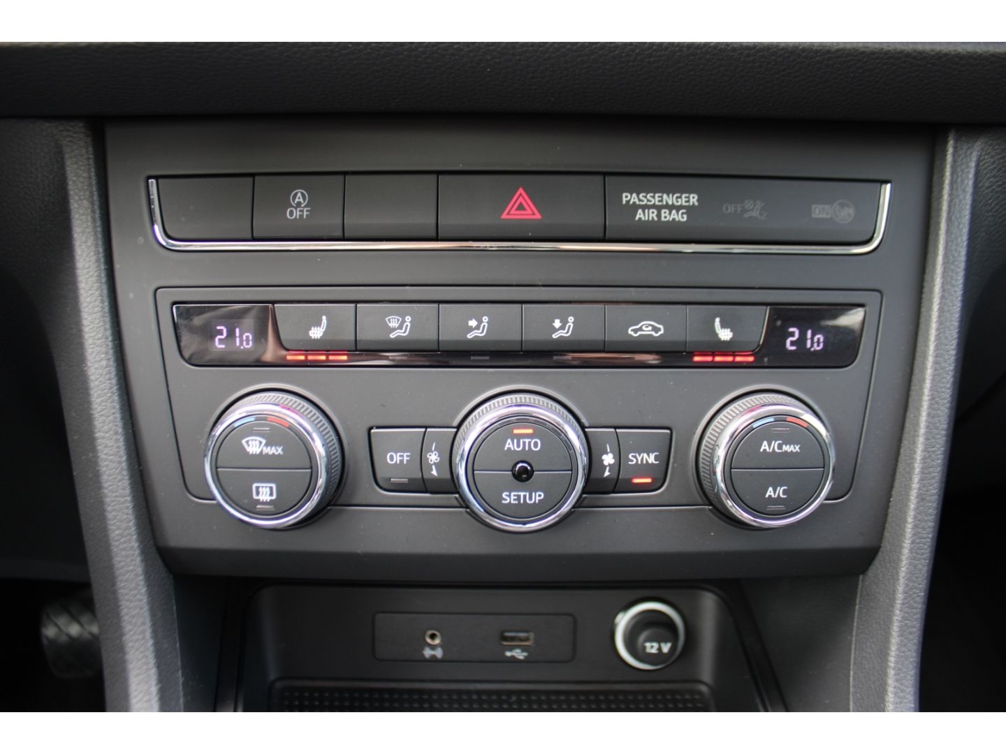 SEAT Ateca Style 1.4 TSI GRA PDC SHzg GJR AHK Sicht-P - Image 26