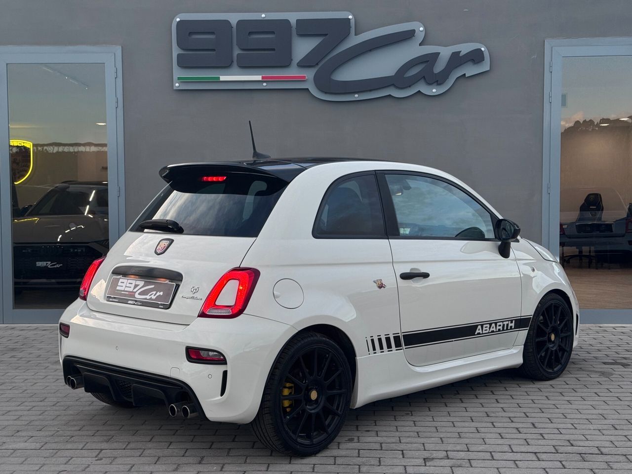 Abarth 595 1.4 Turbo T-Jet 180 CV Competizione S imagem 2