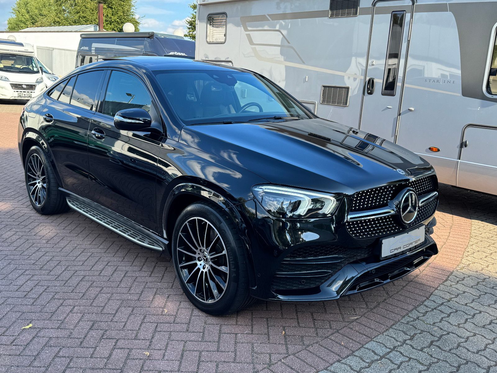 Fahrzeugabbildung Mercedes-Benz GLE 400 d Coupe AMG LINE PANO AIRMATIC 21 ZOLL