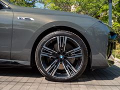 BMW M760 – 10 / 32