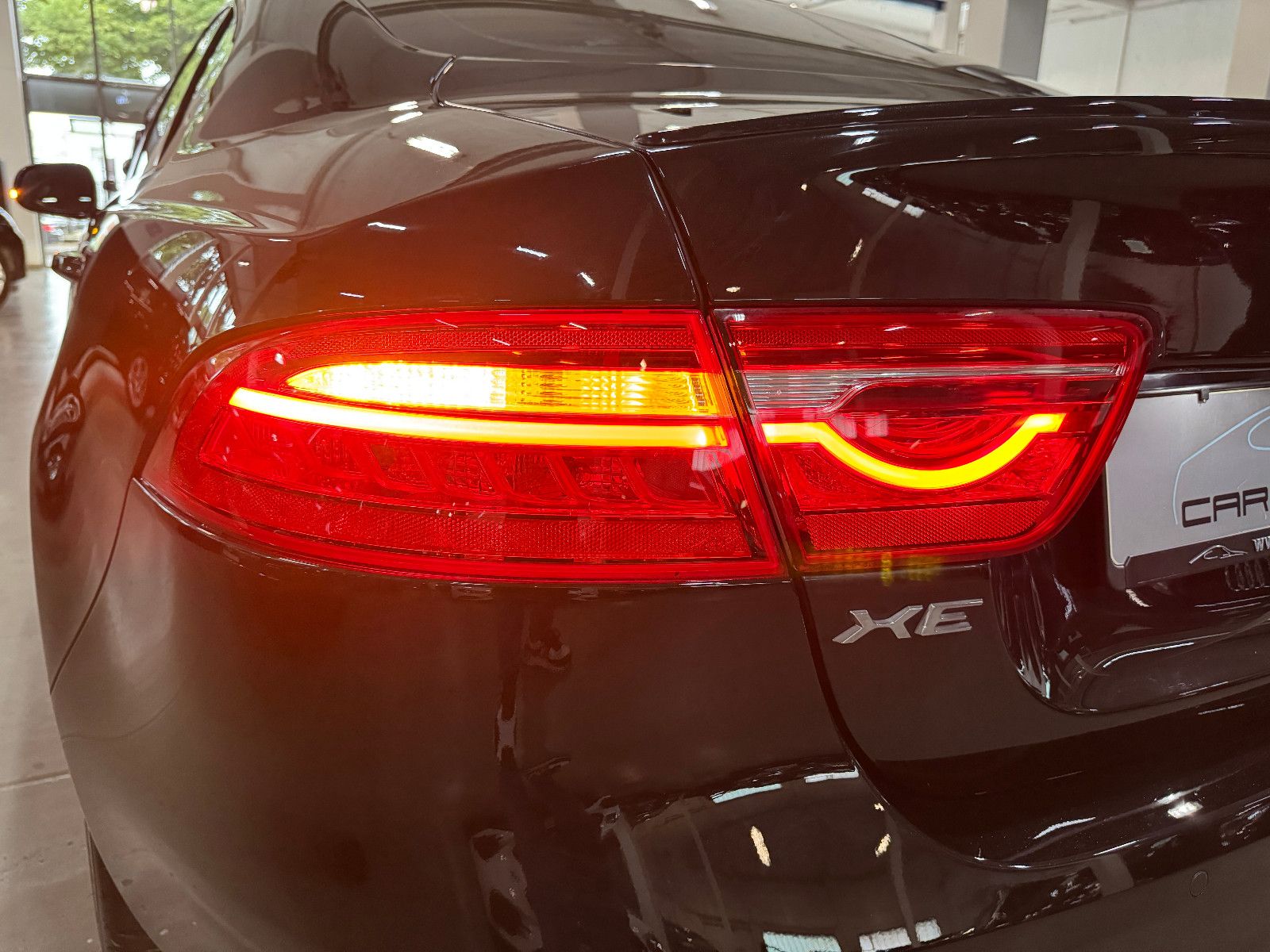 Fahrzeugabbildung Jaguar XE 2.0 d 8GT LANDMARK R-SPORT BLACK EDITION VOLL