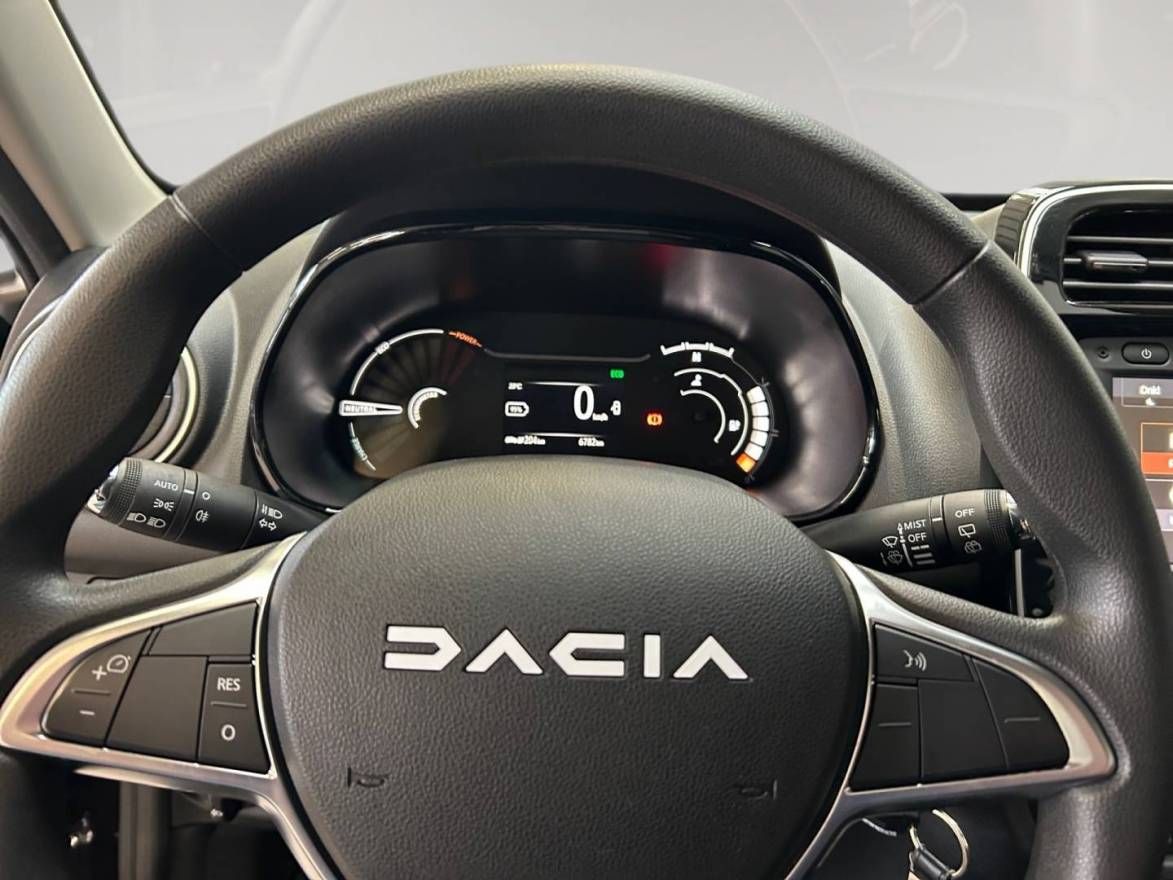 Fahrzeugabbildung Dacia Spring Essential CCS- Anschluss