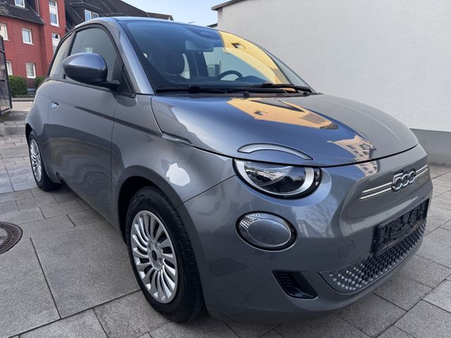 Fiat 500e Action Neuwagen CarPlay/LED/KeylessGO