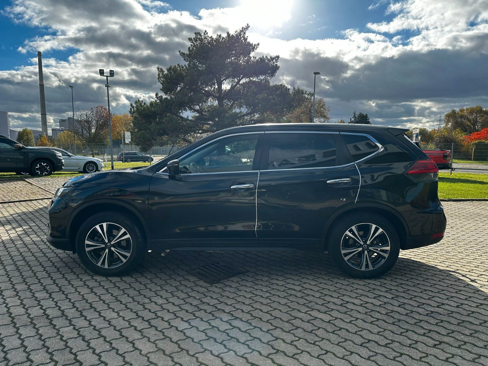Fahrzeugabbildung Nissan X-Trail N-Way 4x4