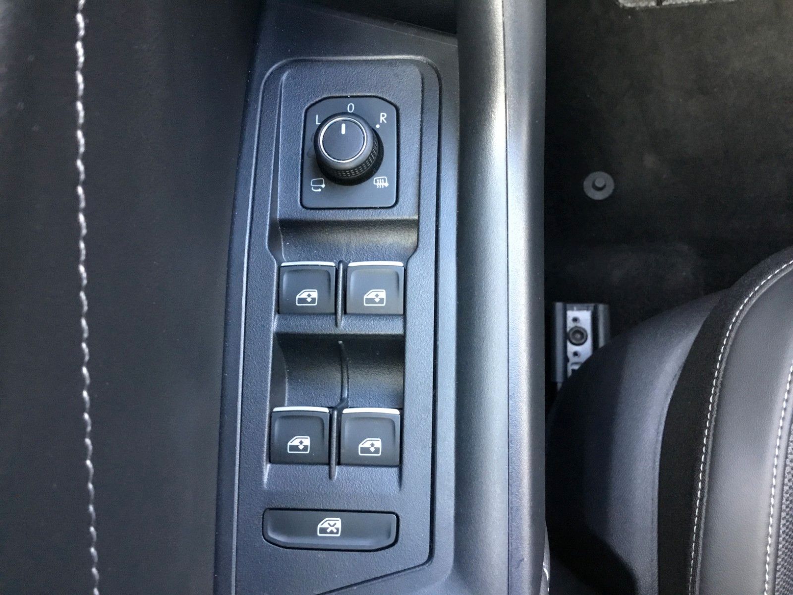 Fahrzeugabbildung Volkswagen T-Roc 1.5 TSI DSG Style+ACC+MatrixLED+Kessy+Navi