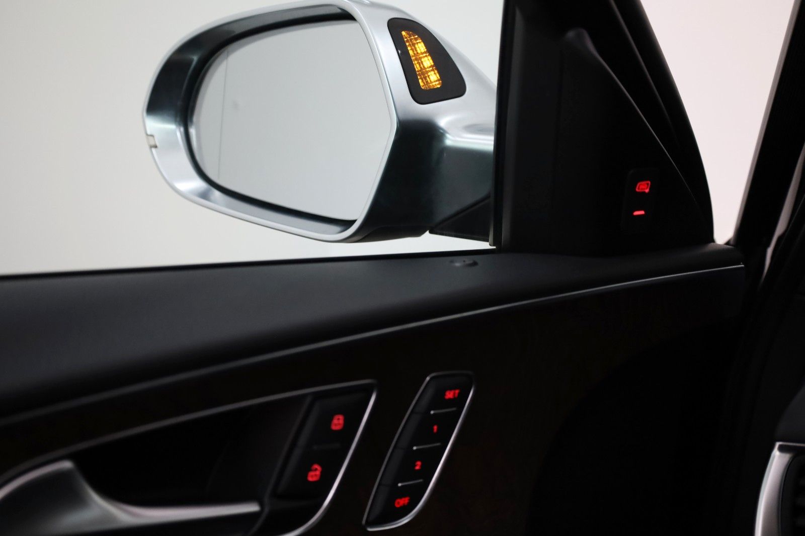 Fahrzeugabbildung Audi S6 Avant 4.0 TFSI quattro Leder,Navi,LED,HUD,Pan