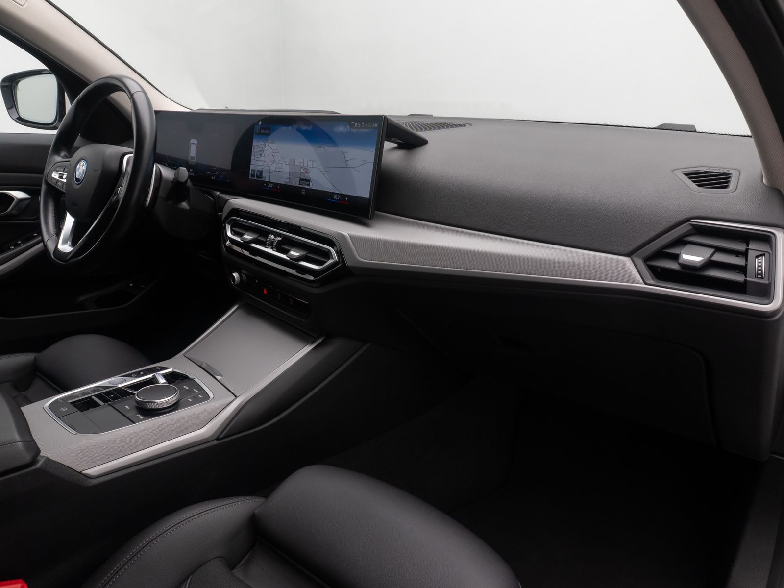 Fahrzeugabbildung BMW 320e Stop&Go AHK Kamera DAB Sportsitz DrivAssist